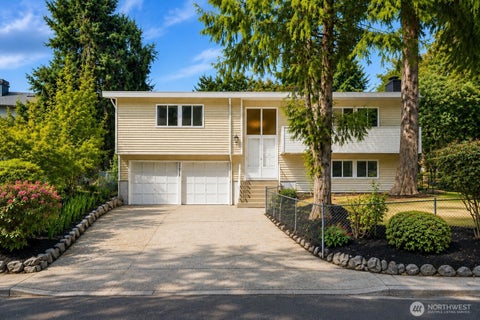 Photo of 30209 21st Avenue S, Federal Way, WA 98003 (MLS # 2573645)
