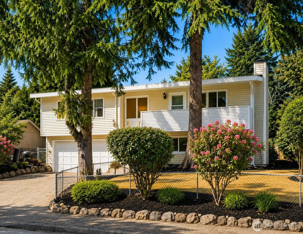 Photo of 30209 21st Avenue S, Federal Way, WA 98003 (MLS # 2573645)