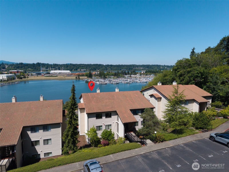 920 East Bay Drive NE 2D-101