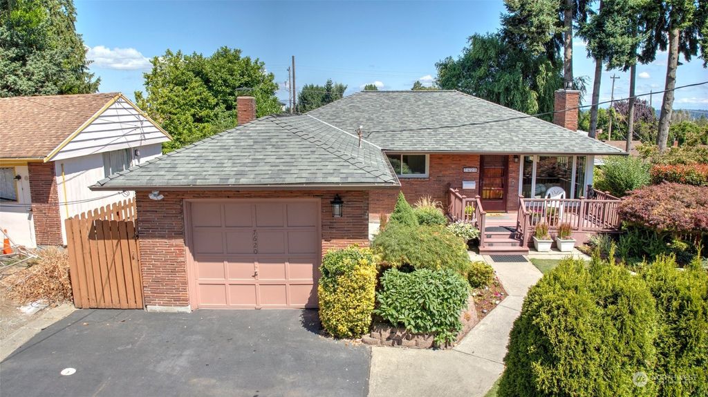 Photo of 7620 S 113th Street, Seattle, WA 98178 (MLS # 2144732)