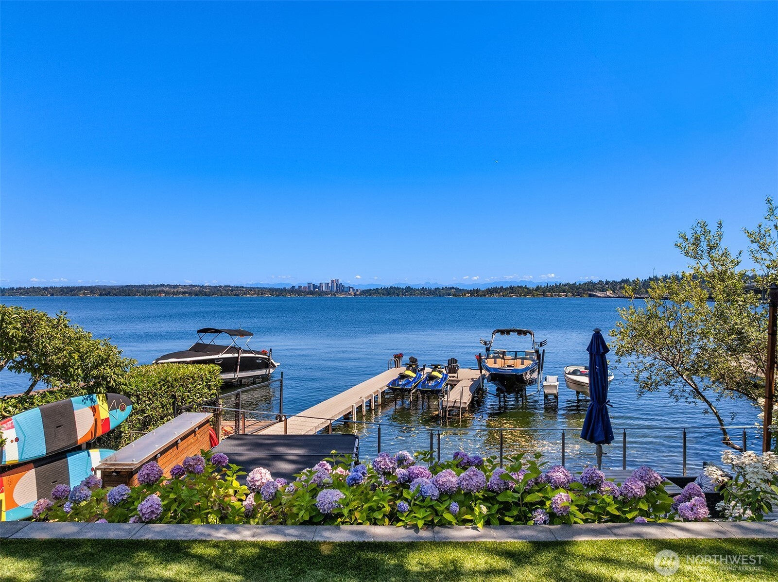 1318 Lakeside Avenue S