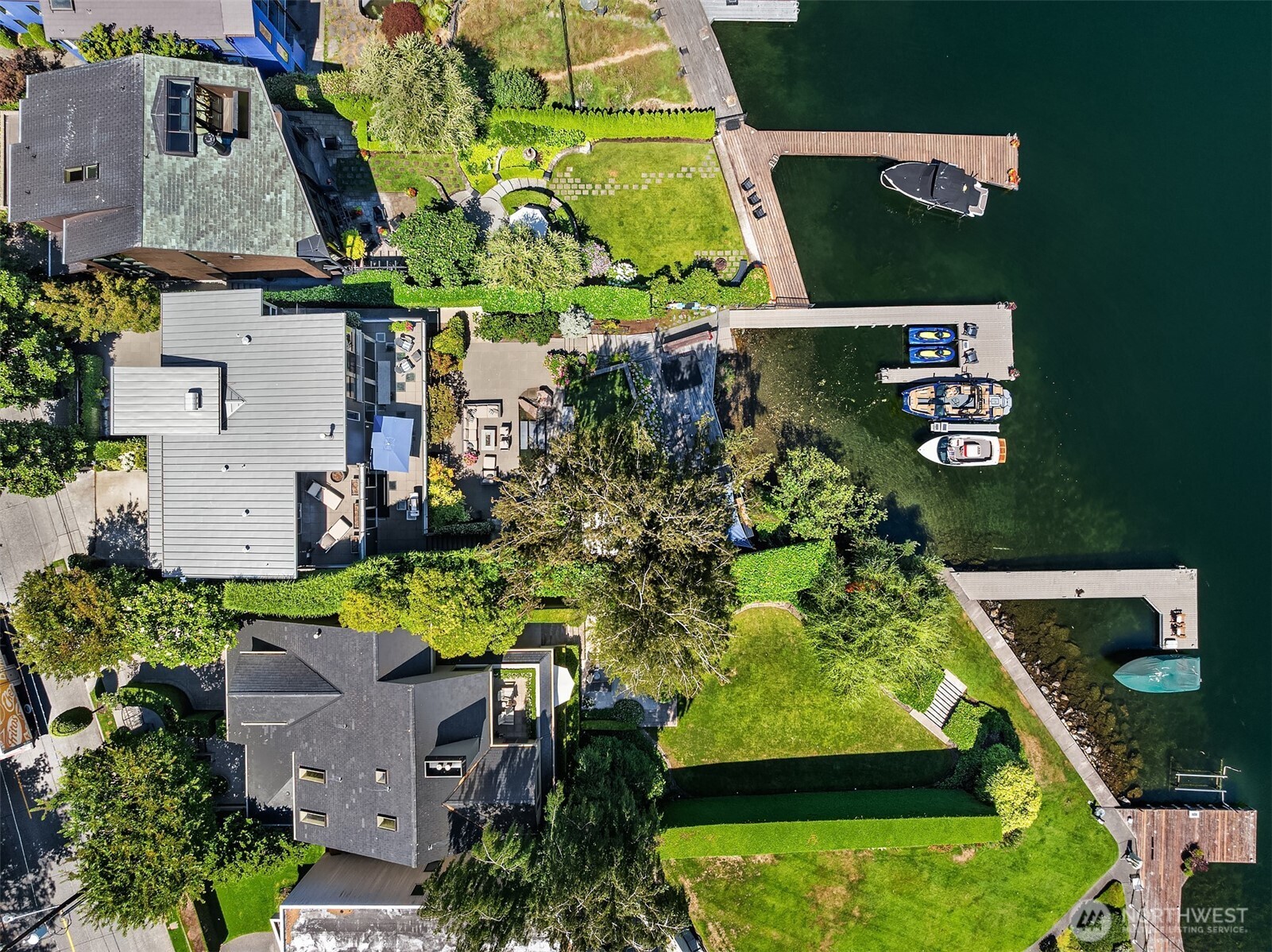 1318 Lakeside Avenue S