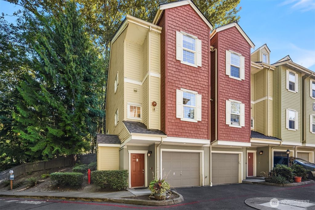 Photo of 1800 NE 40th Street #C-1, Renton, WA 98056 (MLS # 2435178)