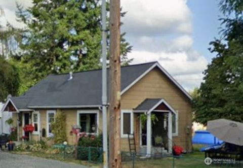 Photo of 3224 Division Street, Enumclaw, WA 98022 (MLS # 2532328)