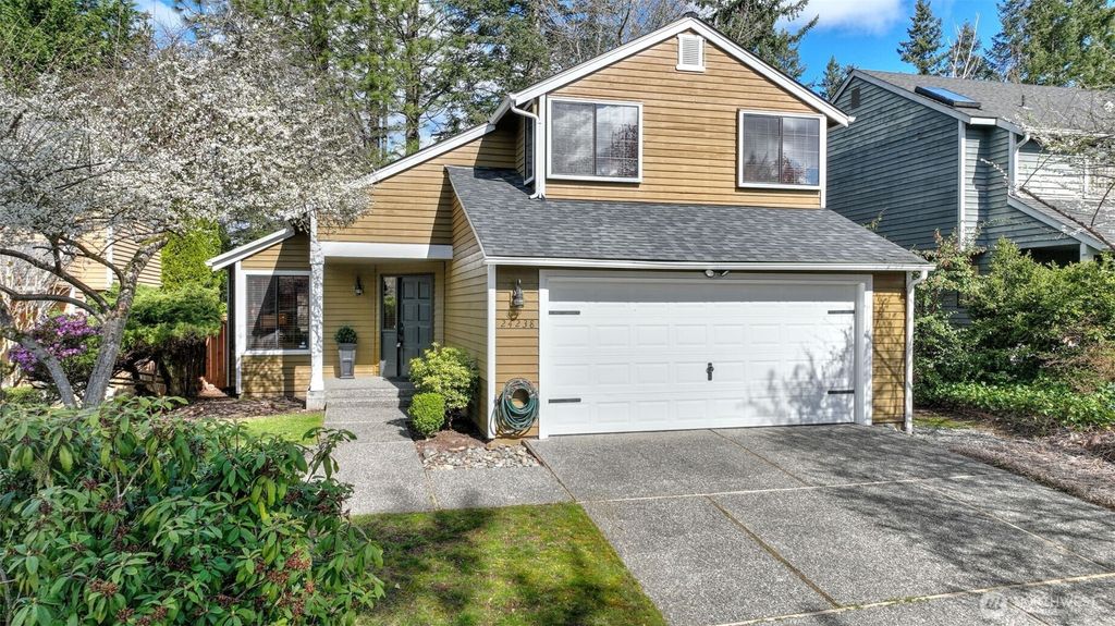 Photo of 24238 SE 43rd Court, Sammamish, WA 98029 (MLS # 2499390)