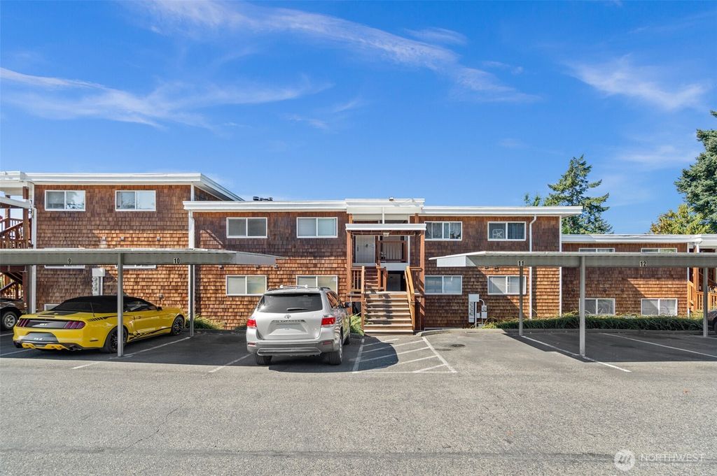 Photo of 28418 16th Avenue S #302, Federal Way, WA 98003 (MLS # 2435161)