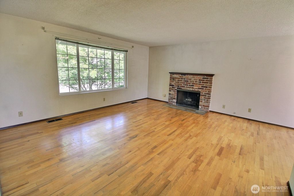 Photo of 11634 110th Avenue NE, Kirkland, WA 98034 (MLS # 2403475)