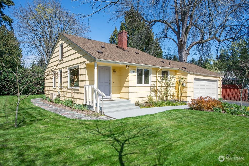 Photo of 13323 20th Avenue NE, Seattle, WA 98125 (MLS # 2061138)