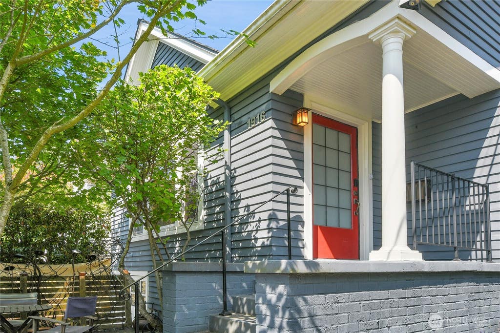 Photo of 1916 11th Avenue W, Seattle, WA 98119 (MLS # 2564820)