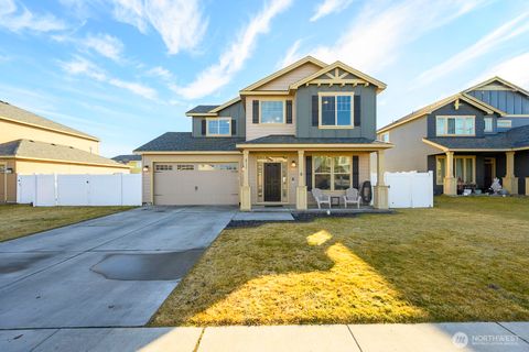 Photo of 4711 Badger Street St, Moses Lake, WA 98837 (MLS # 2480292)