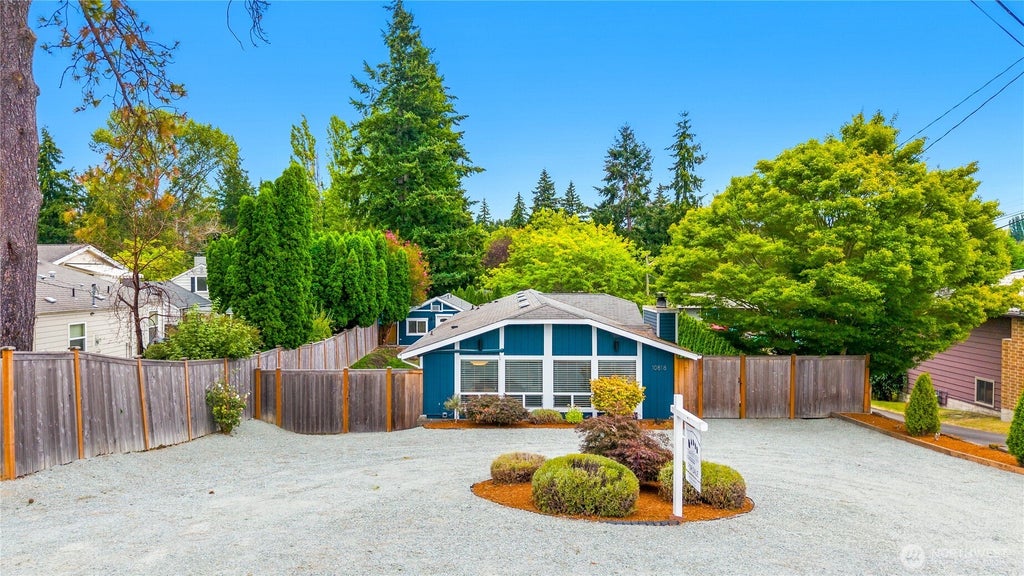Photo of 10818 31st Avenue SW, Seattle, WA 98146 (MLS # 2546306)