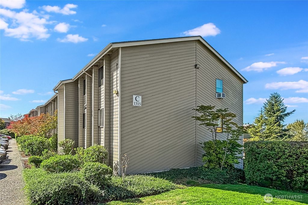 Photo of 1315 S Puget Drive #C36, Renton, WA 98055 (MLS # 2437116)