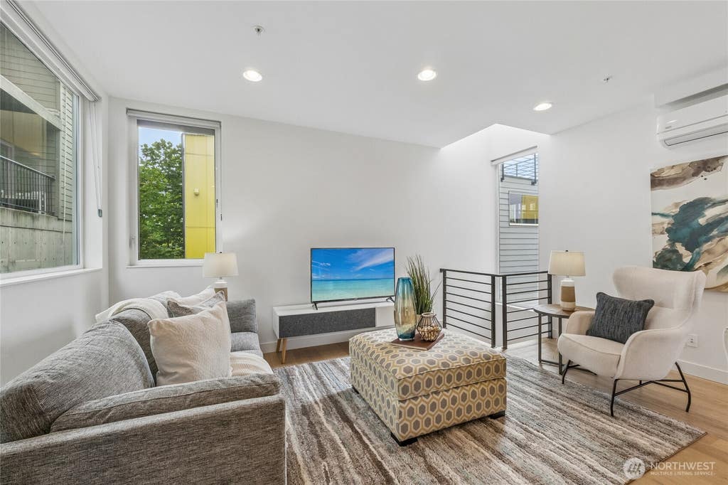 Photo of 3920 1st Avenue NE #C, Seattle, WA 98105 (MLS # 2570620)