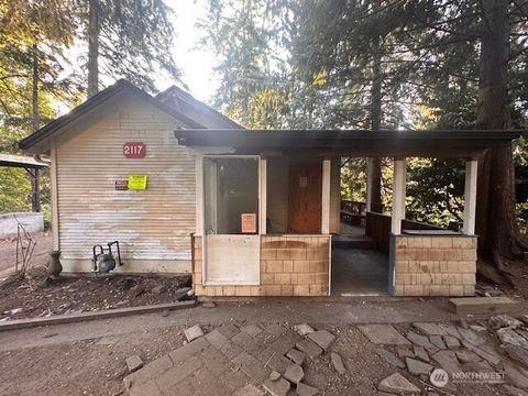 Photo of 2117 E Phinney Bay Drive, Bremerton, WA 98312 (MLS # 2427890)