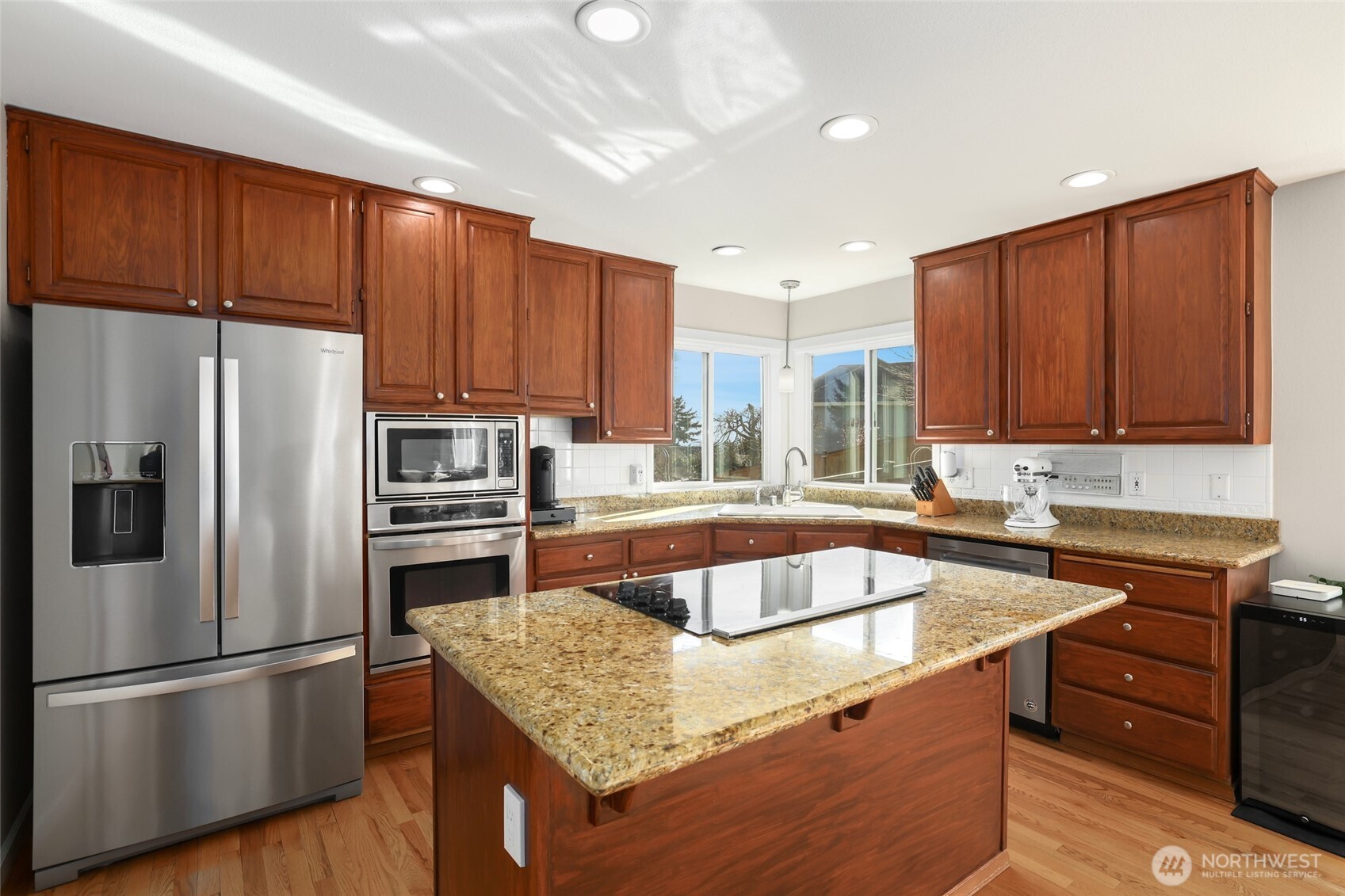 4616 Country Club Drive NE