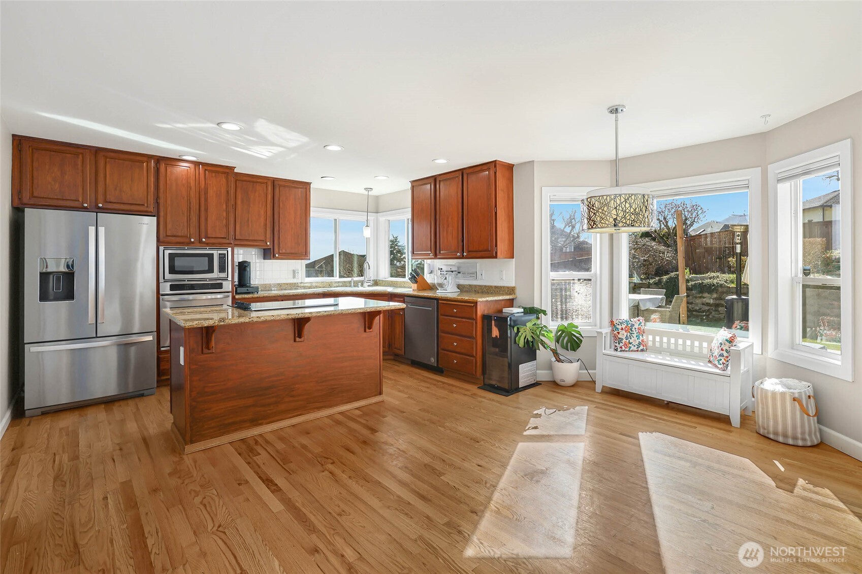 4616 Country Club Drive NE