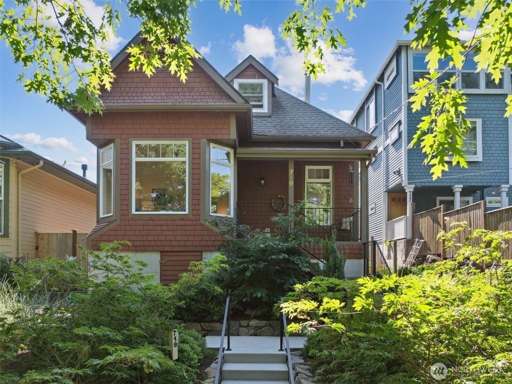 Photo of 719 22nd Ave Ave, Seattle, WA 98122 (MLS # 2398675)