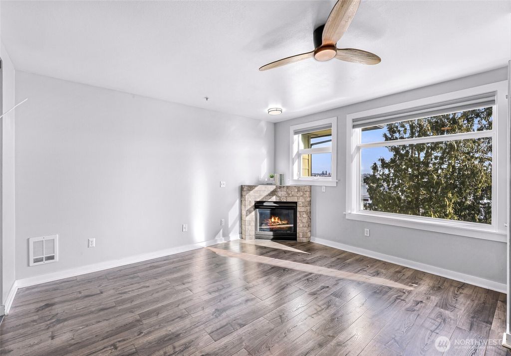 Photo of 655 Crockett Street #B304, Seattle, WA 98109 (MLS # 2484710)