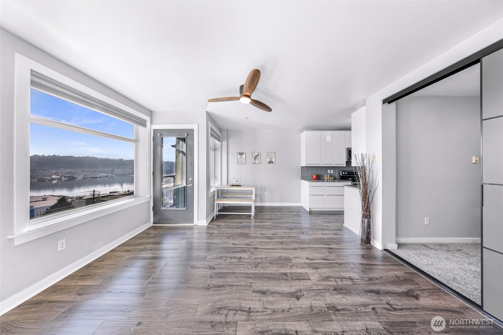 655 Crockett Street B304