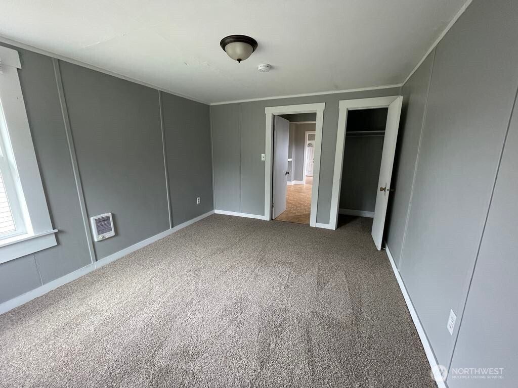 Photo of 517 Emerson Avenue Ave, Hoquiam, WA 98550 (MLS # 2486273)