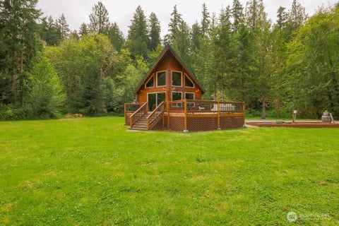 Photo of 18315 Pioneer Way E, Orting, WA 98360 (MLS # 2549868)