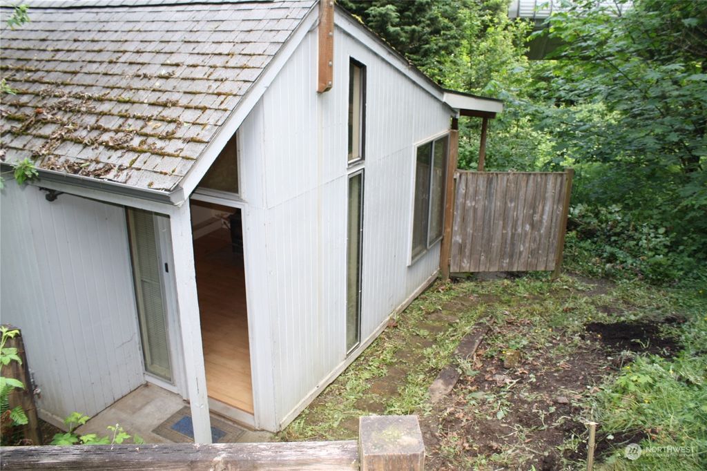 Photo of 14006 Macadam Road S, Tukwila, WA 98168 (MLS # 2248184)