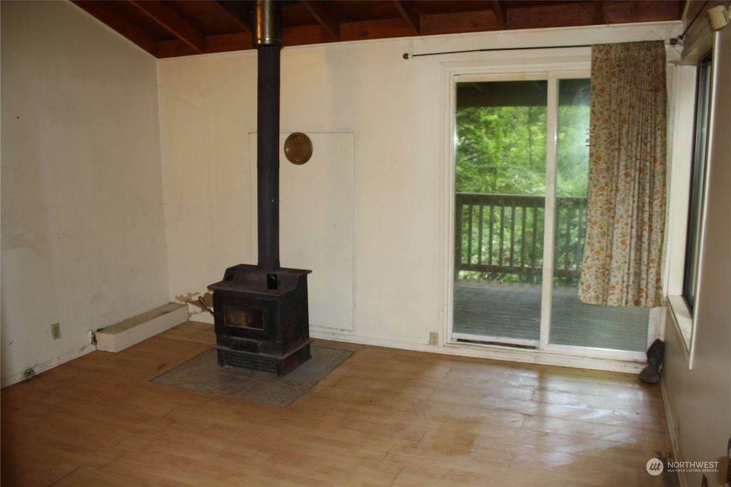 Photo of 14006 Macadam Road S, Tukwila, WA 98168 (MLS # 2248184)