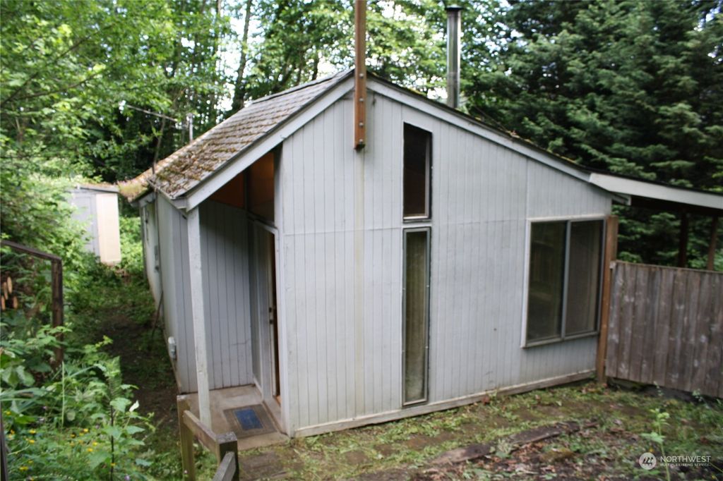 Photo of 14006 Macadam Road S, Tukwila, WA 98168 (MLS # 2248184)
