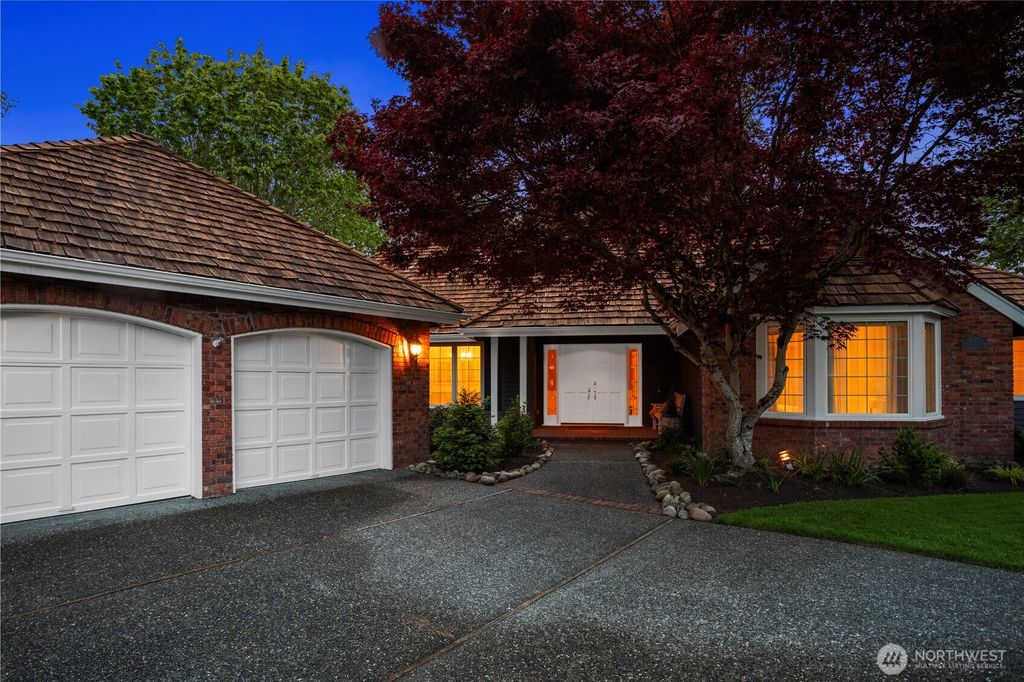 Photo of 4717 225th Avenue SE, Sammamish, WA 98075 (MLS # 2365503)