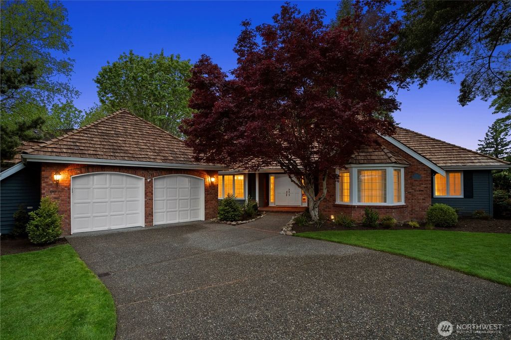 Photo of 4717 225th Avenue SE, Sammamish, WA 98075 (MLS # 2365503)