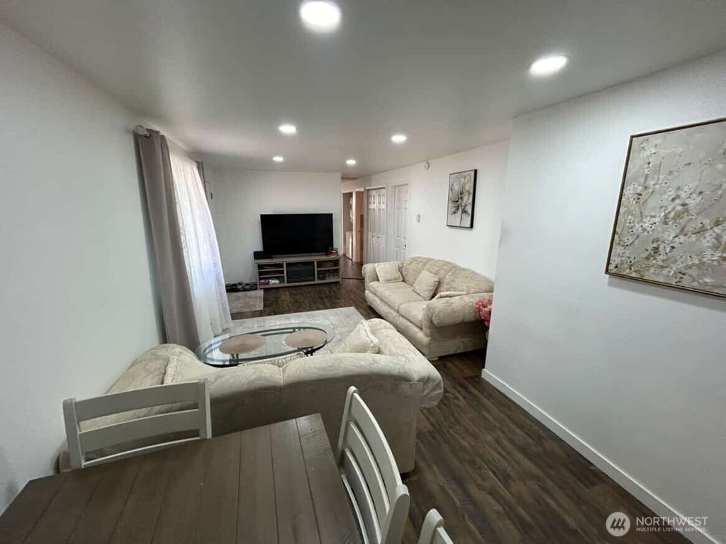 Photo of 12119 SE 319th Place, Auburn, WA 98092 (MLS # 2463360)