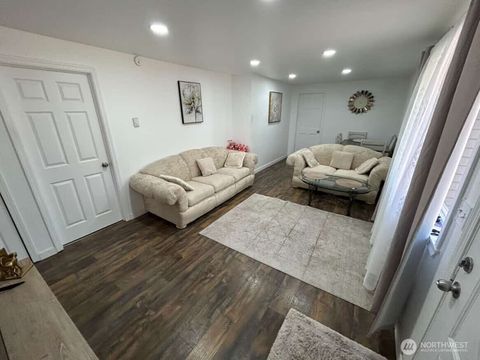 12119 SE 319th Place Auburn WA 98092