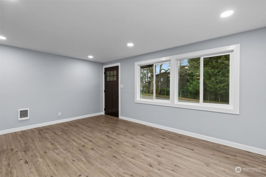 Photo of 158 SW 115th Street, Seattle, WA 98146 (MLS # 2196923)