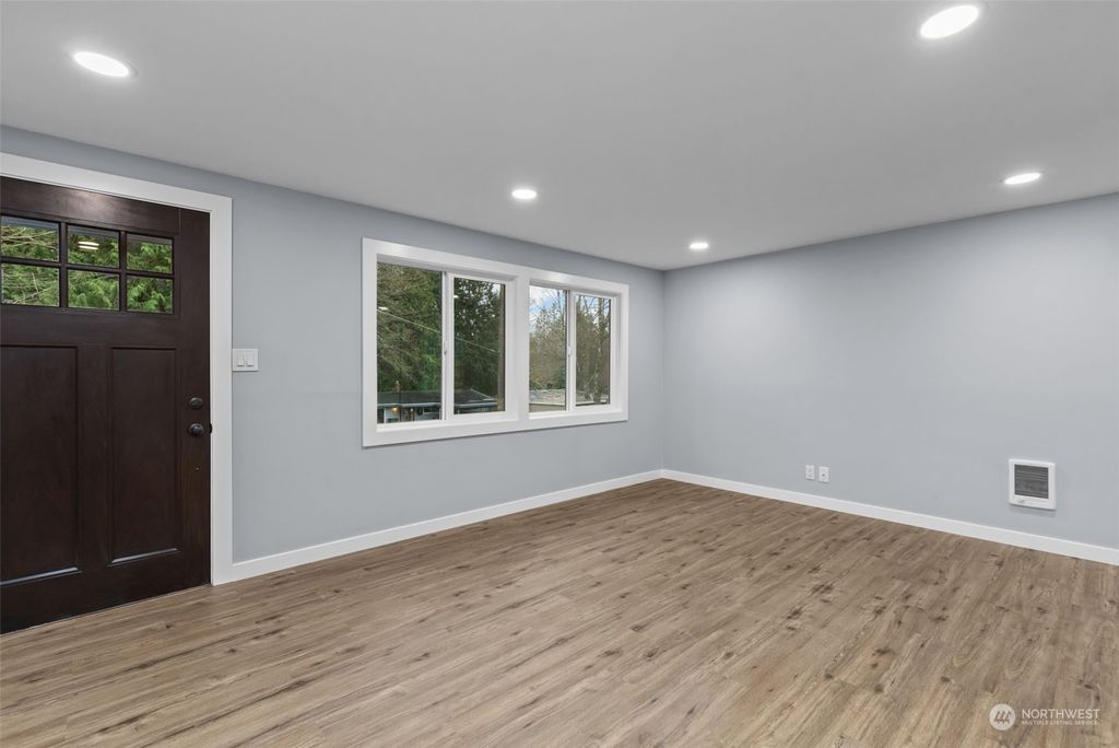 Photo of 158 SW 115th Street, Seattle, WA 98146 (MLS # 2196923)