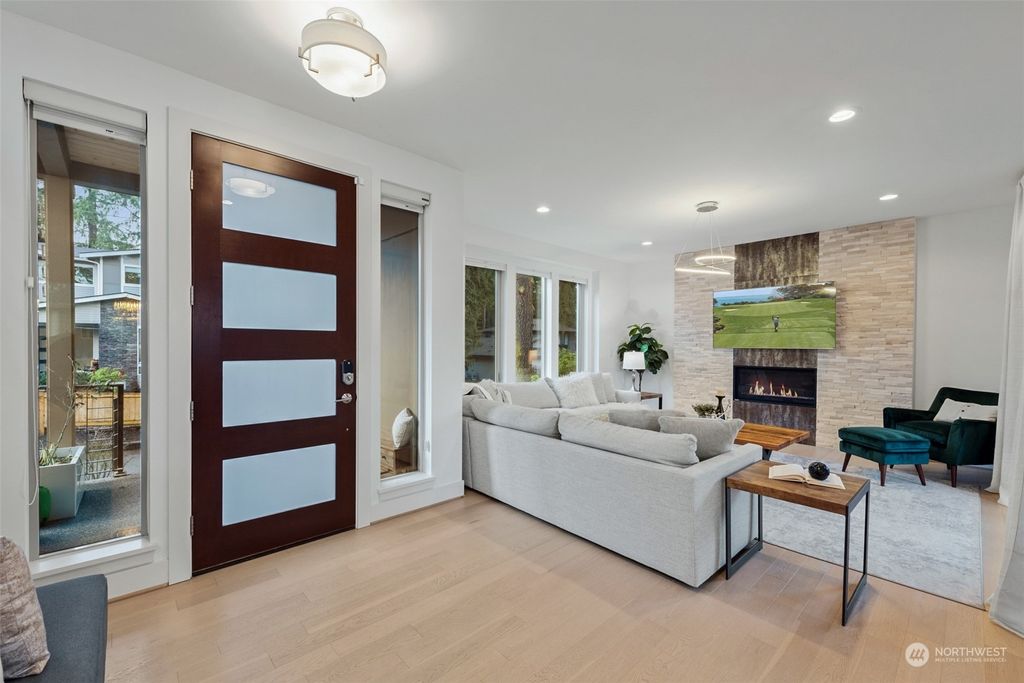 Photo of 12722 NE 80th Lane, Kirkland, WA 98033 (MLS # 2192991)