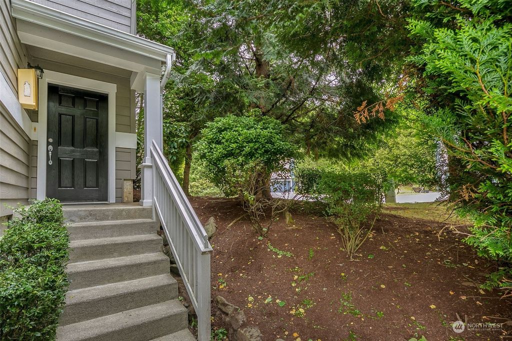 Photo of 16208 NE 90th Court, Redmond, WA 98052 (MLS # 2137695)