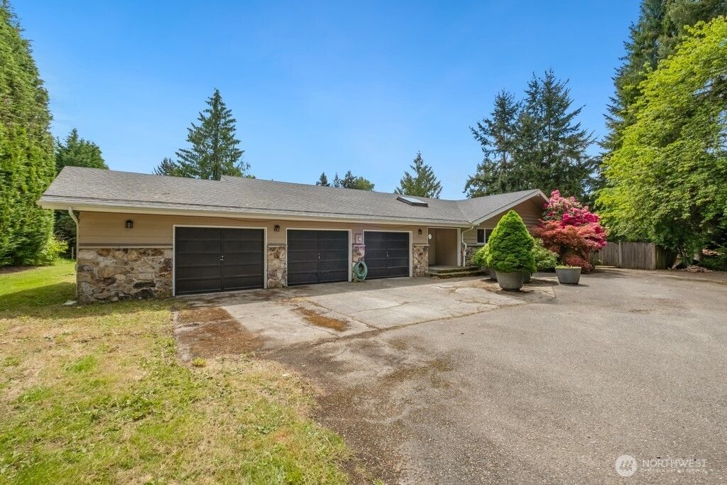 Photo of 15701 161st Avenue NE, Woodinville, WA 98072 (MLS # 2374731)