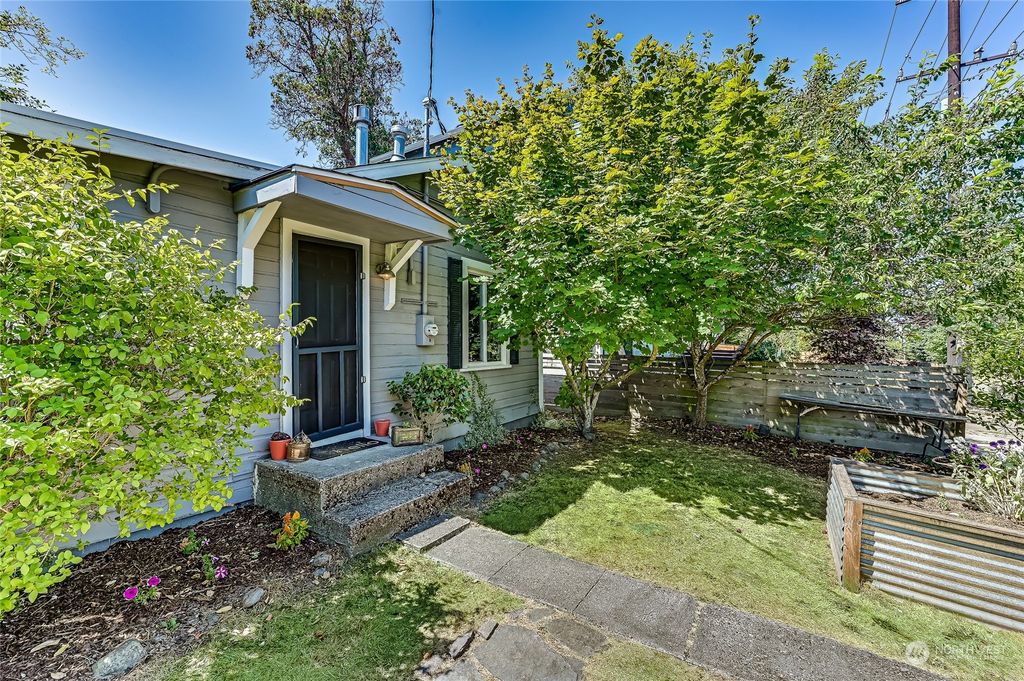 Photo of 4527 21st Avenue SW, Seattle, WA 98106 (MLS # 2146571)