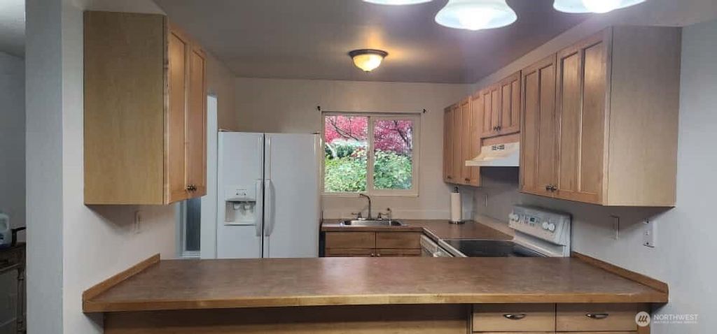 Photo of 5802 200th Street SW #A, Lynnwood, WA 98036 (MLS # 2471796)