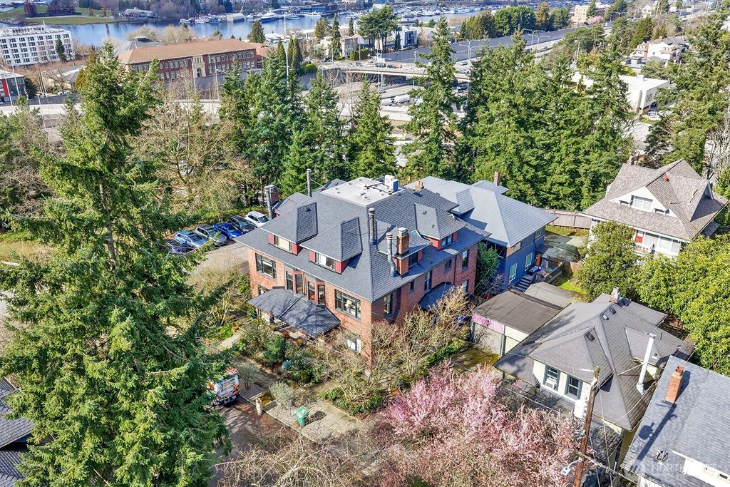 Photo of 904 E Miller Street #2, Seattle, WA 98102 (MLS # 2487652)