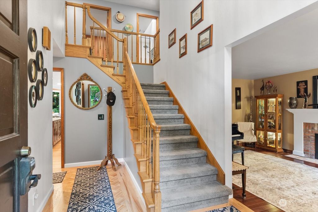 Photo of 22539 NE 46th Street, Redmond, WA 98053 (MLS # 2242402)