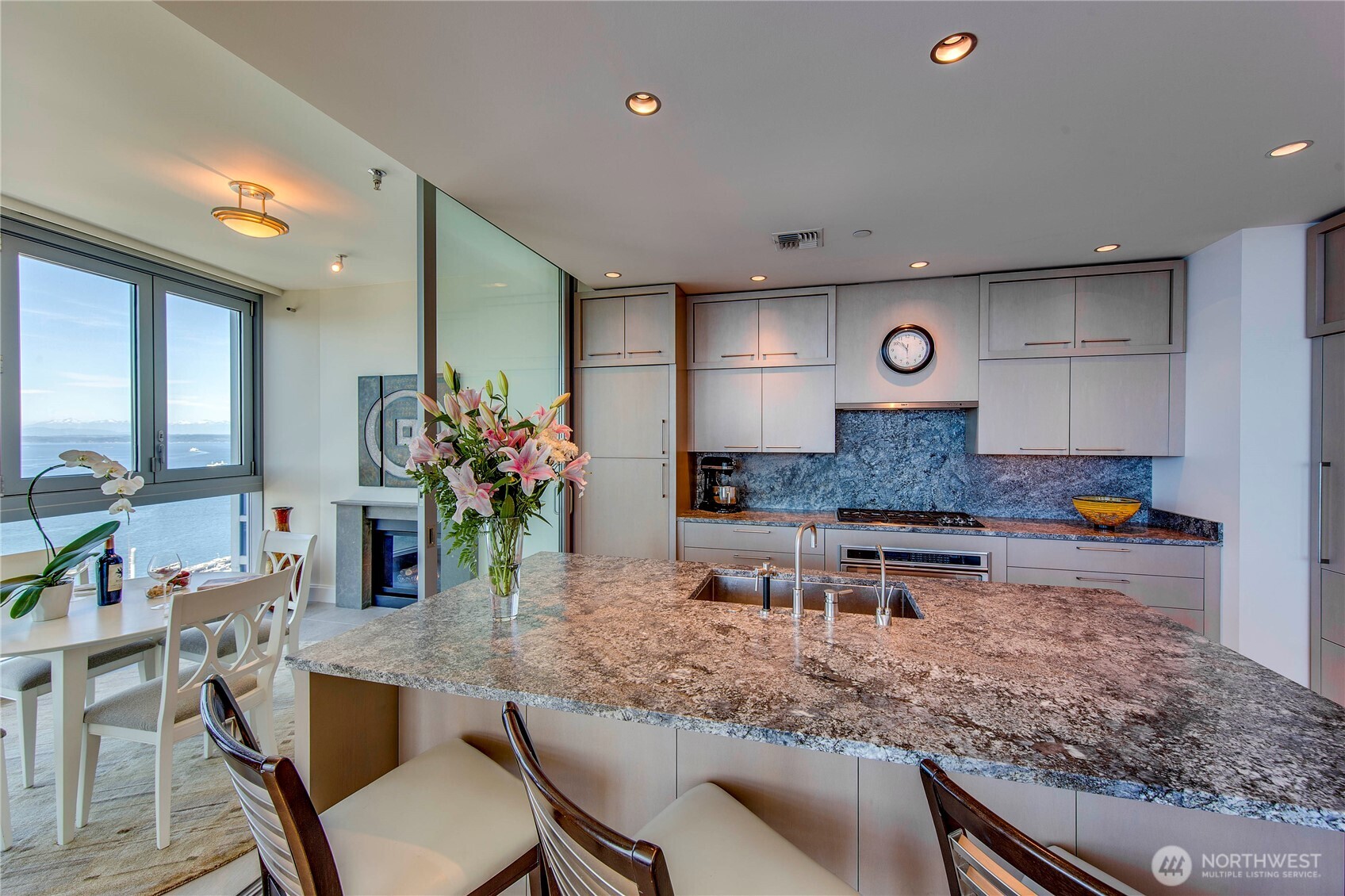 1521 2nd Avenue 2303