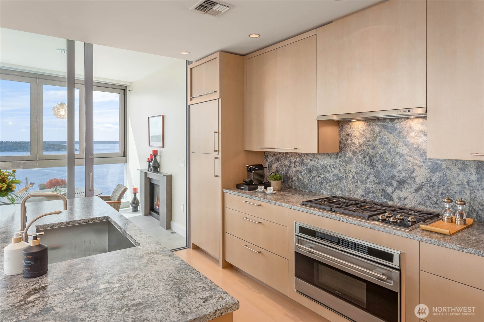 1521 2nd Avenue 2303