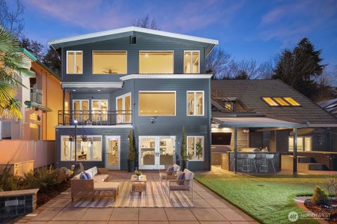 Photo of 14014 Riviera Place NE, Seattle, WA 98125 (MLS # 2506819)