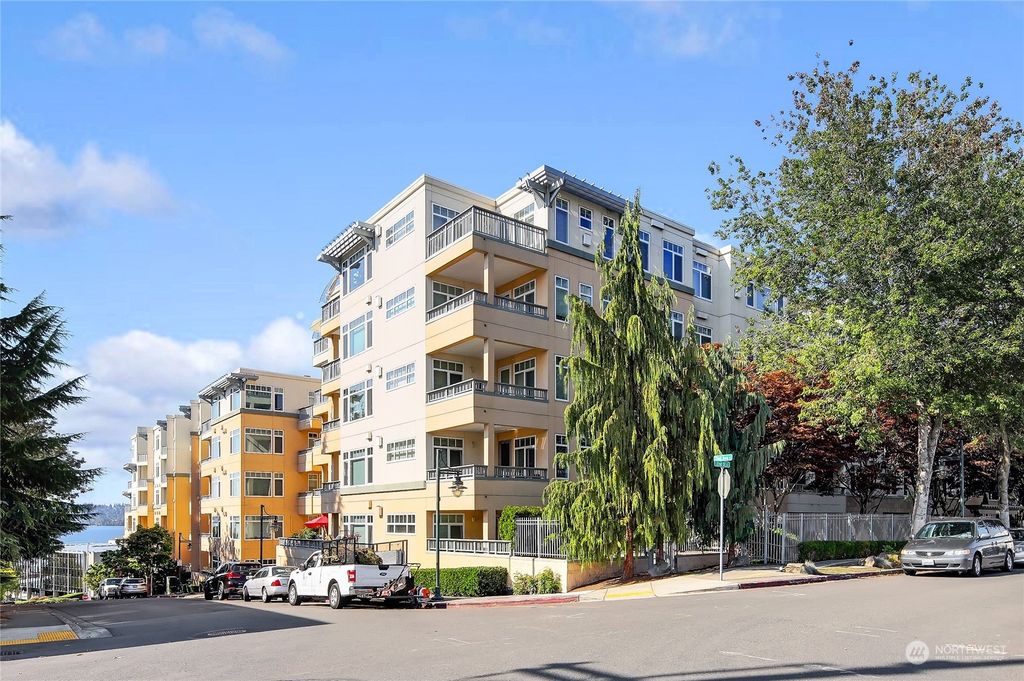 Photo of 109 2nd Street S #331, Kirkland, WA 98033 (MLS # 2003735)