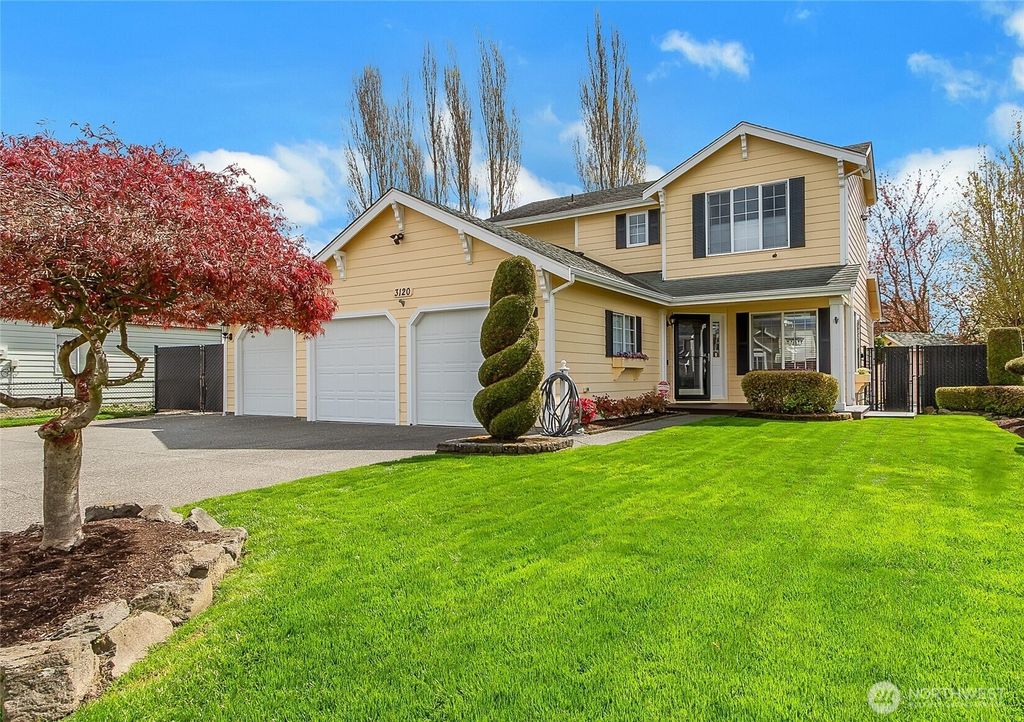 Photo of 3120 Chelsea Lane, Enumclaw, WA 98022 (MLS # 2509175)