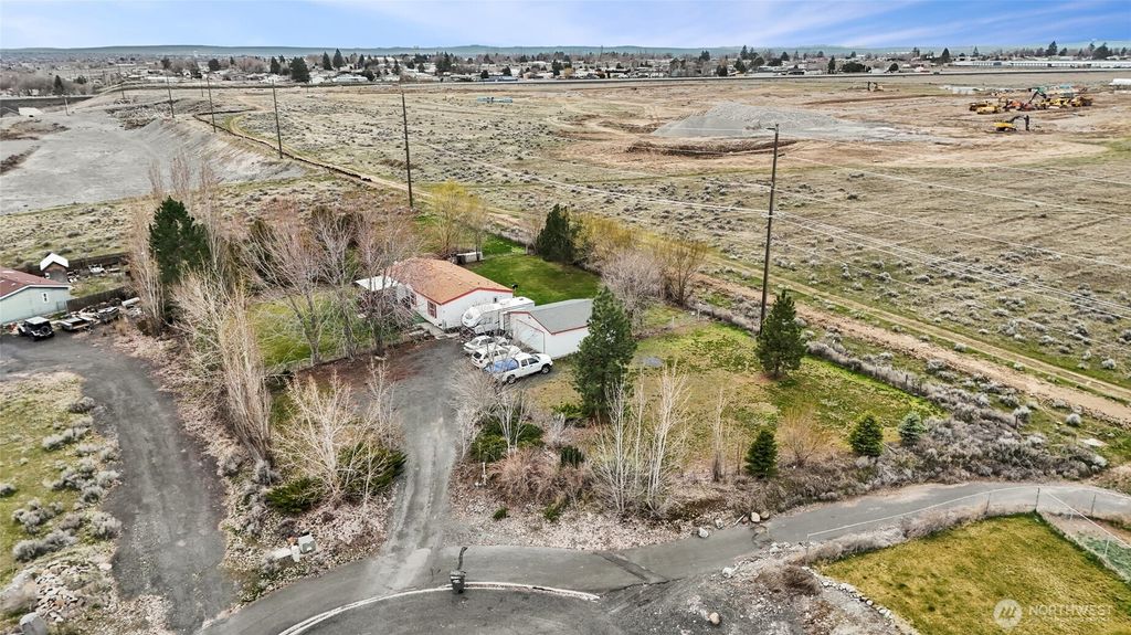 Photo of 9041 Road 4.8 NE, Moses Lake, WA 98837 (MLS # 2491982)