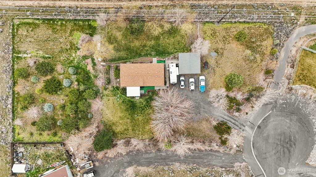 Photo of 9041 Road 4.8 NE, Moses Lake, WA 98837 (MLS # 2491982)