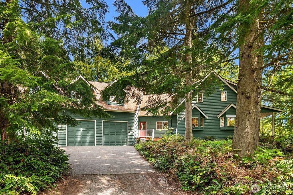 Photo of 11405 W Lake Joy Drive NE, Carnation, WA 98014 (MLS # 2371506)