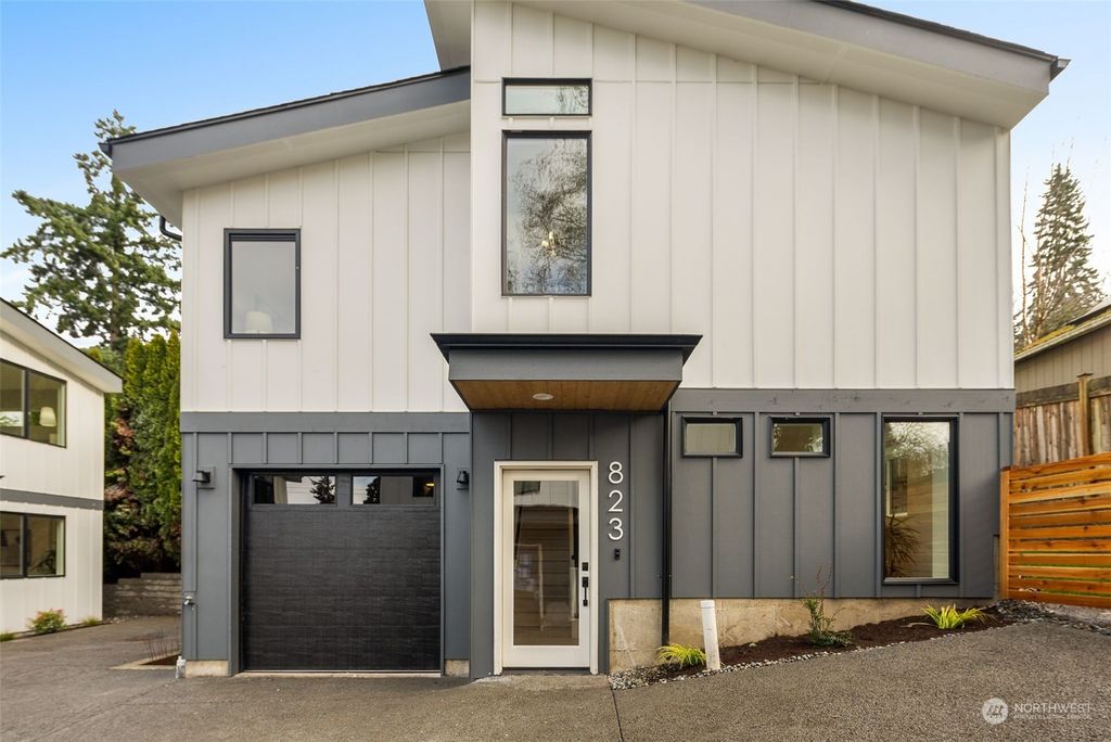 Photo of 823 NE 105 Street, Seattle, WA 98125 (MLS # 2192615)